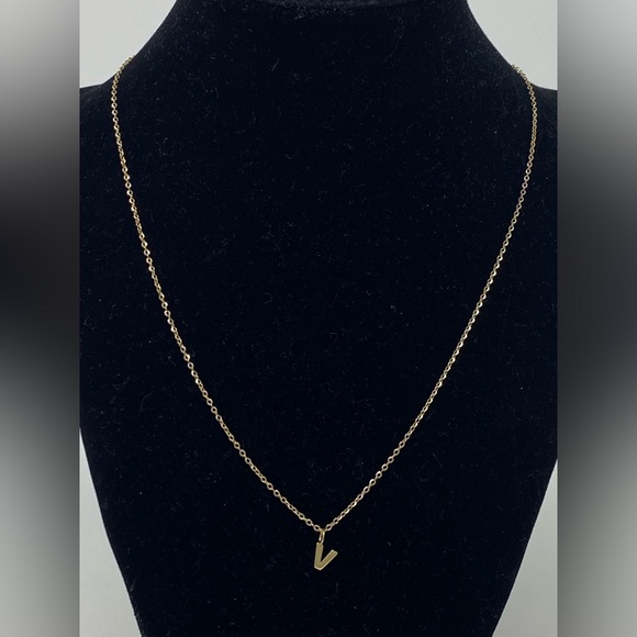 14K Solid Gold V Initial Pendant - Picture 4 of 6